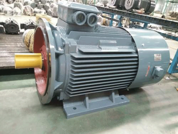 什么原因?qū)е挛靼参鳜斪冾l電機頻率降低？