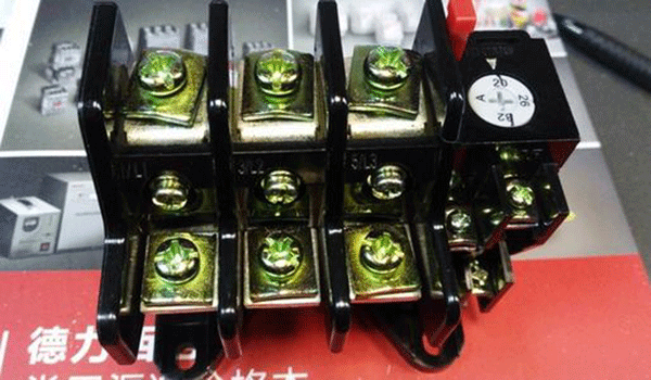 如何正確選擇三相異步電動機(jī)保護(hù)用熱繼電器？