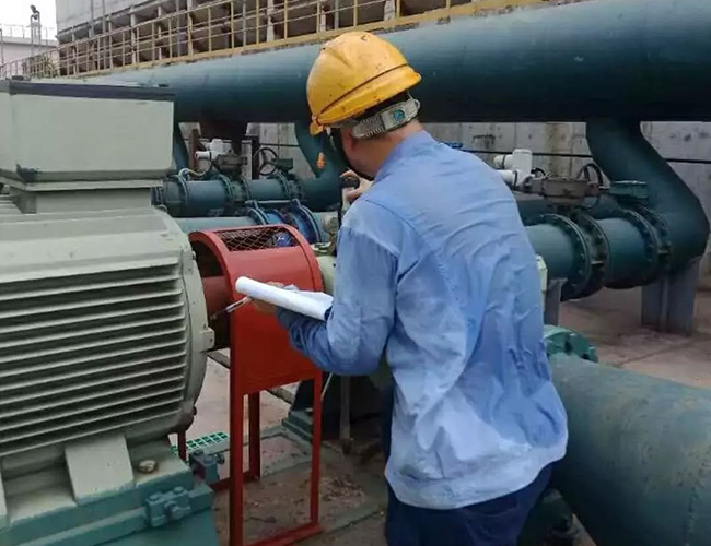 三相異步電機(jī)的電流過大是因?yàn)槿毕噙\(yùn)行嗎？